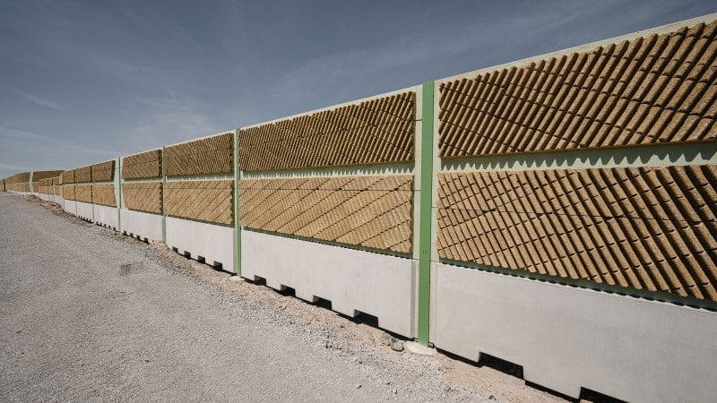Lärmschutzwall der Havellandautobahn bei Berlin © Joel Kernasenko