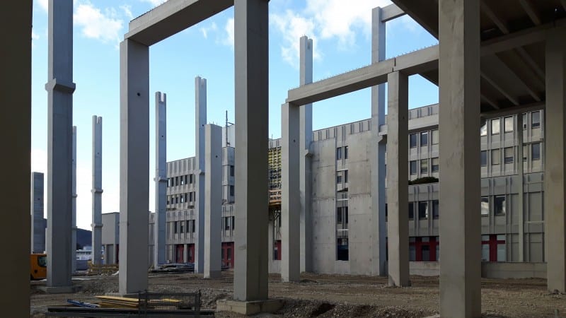 Ansicht von Fertigteilen während der Bauphase des IKEA CDC Wien