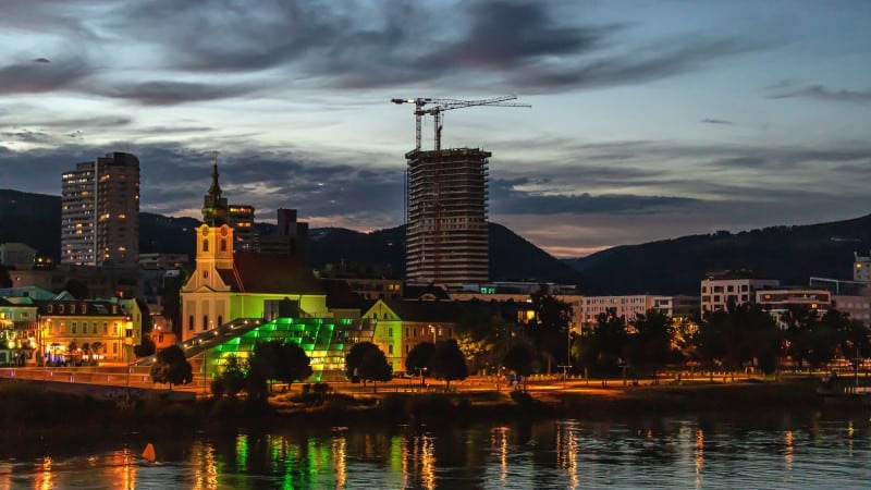 Bruckner Tower bei Nacht © Gregor Hartl