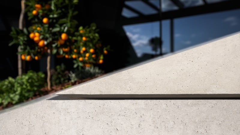Betontisch Sonnenschutz Rainer © MW Architekturfotografie
