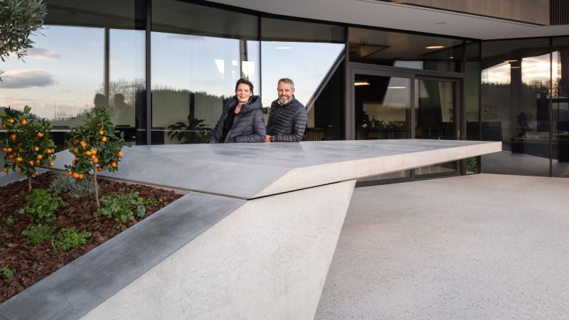 Betontisch Sonnenschutz Rainer © MW Architekturfotografie